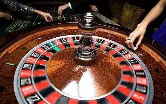 wynn slots APP Myanmar ဖြင့် Football Betting နှင့် Live Casino ကစားနေသောပုံ